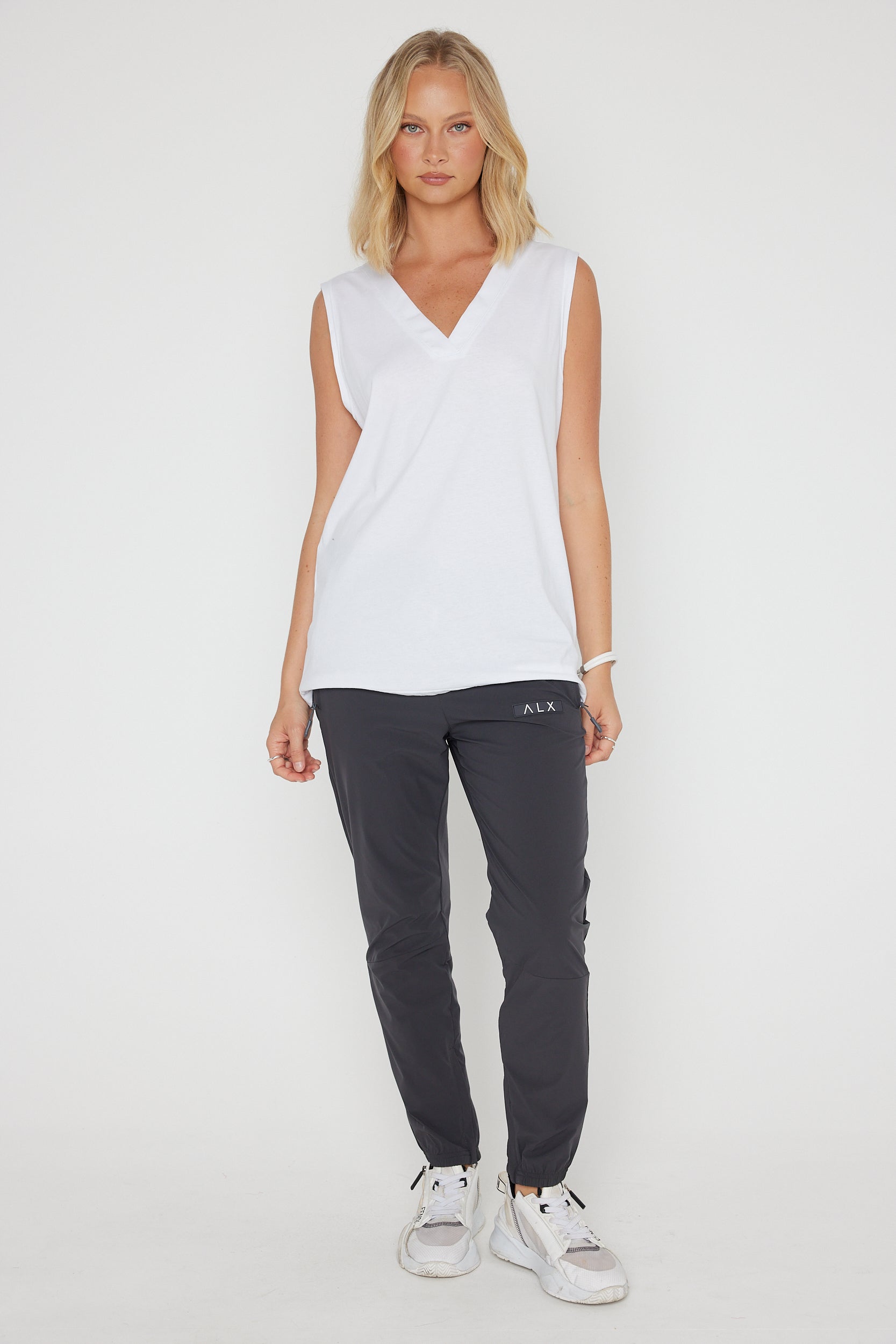SIMBA V-Neck White