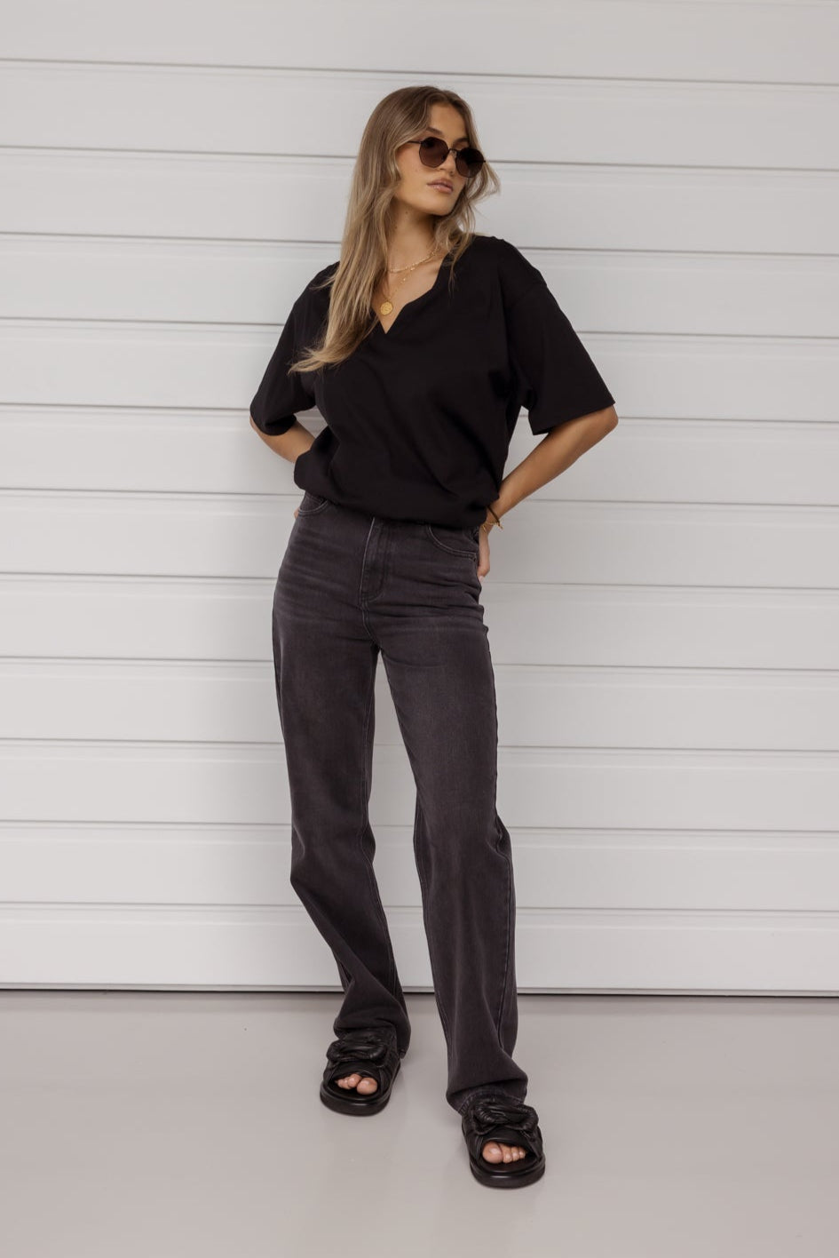 NIX V-Neck T-Shirt Black