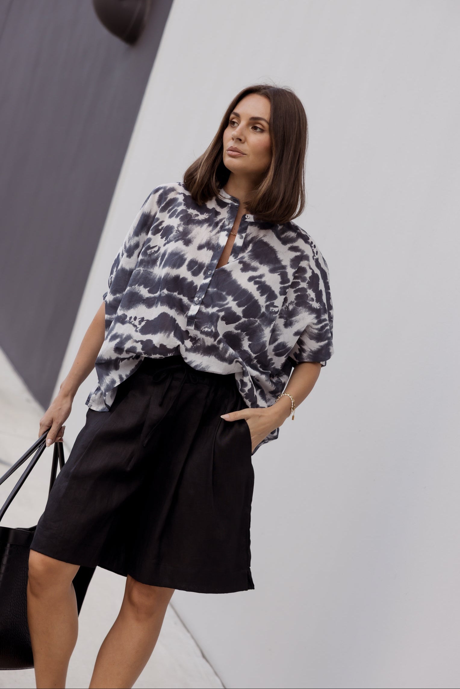 JUNY Shorts Black