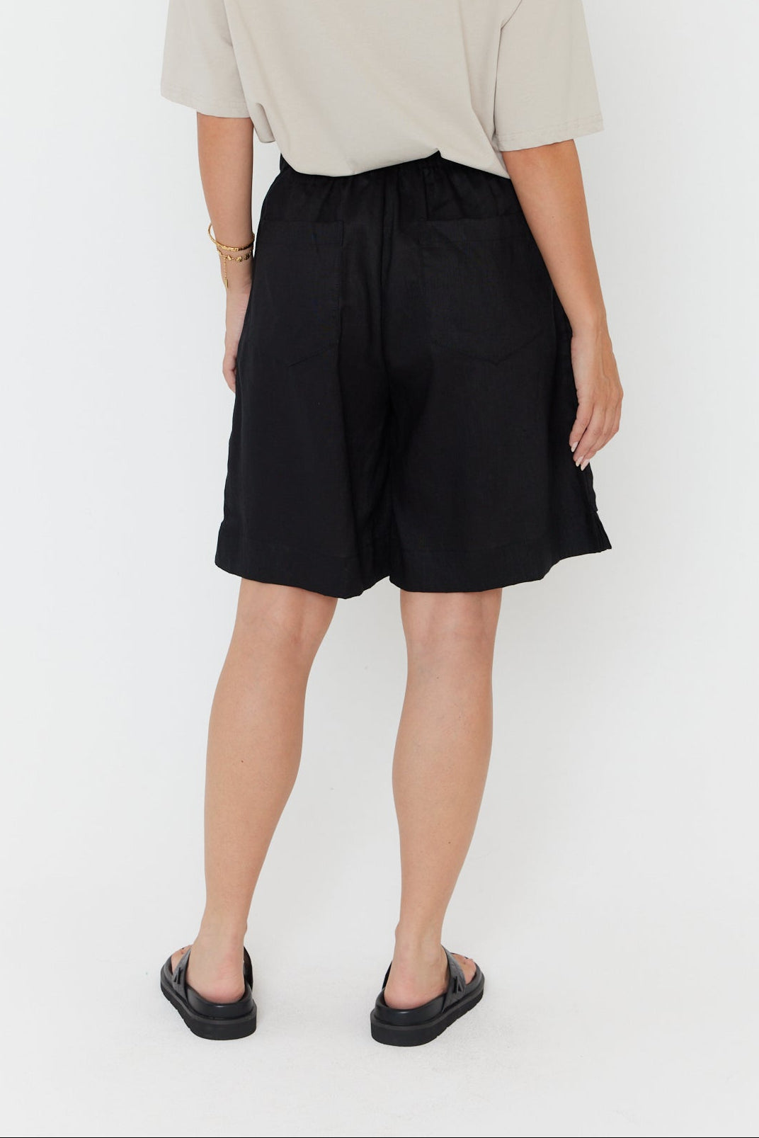 JUNY Shorts Black