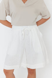 JUNY Shorts White