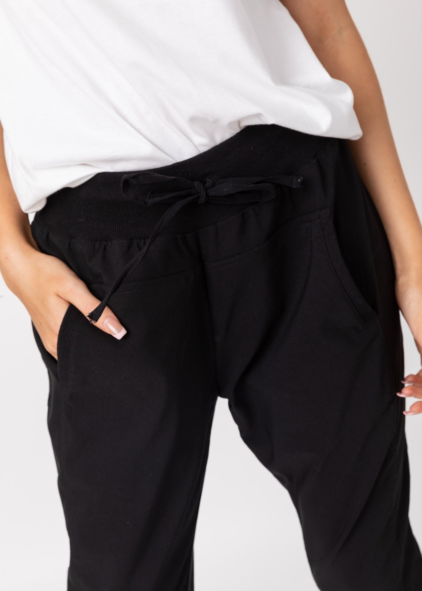 AlexandraALXJoeyJoggerPantsBlack1.jpg