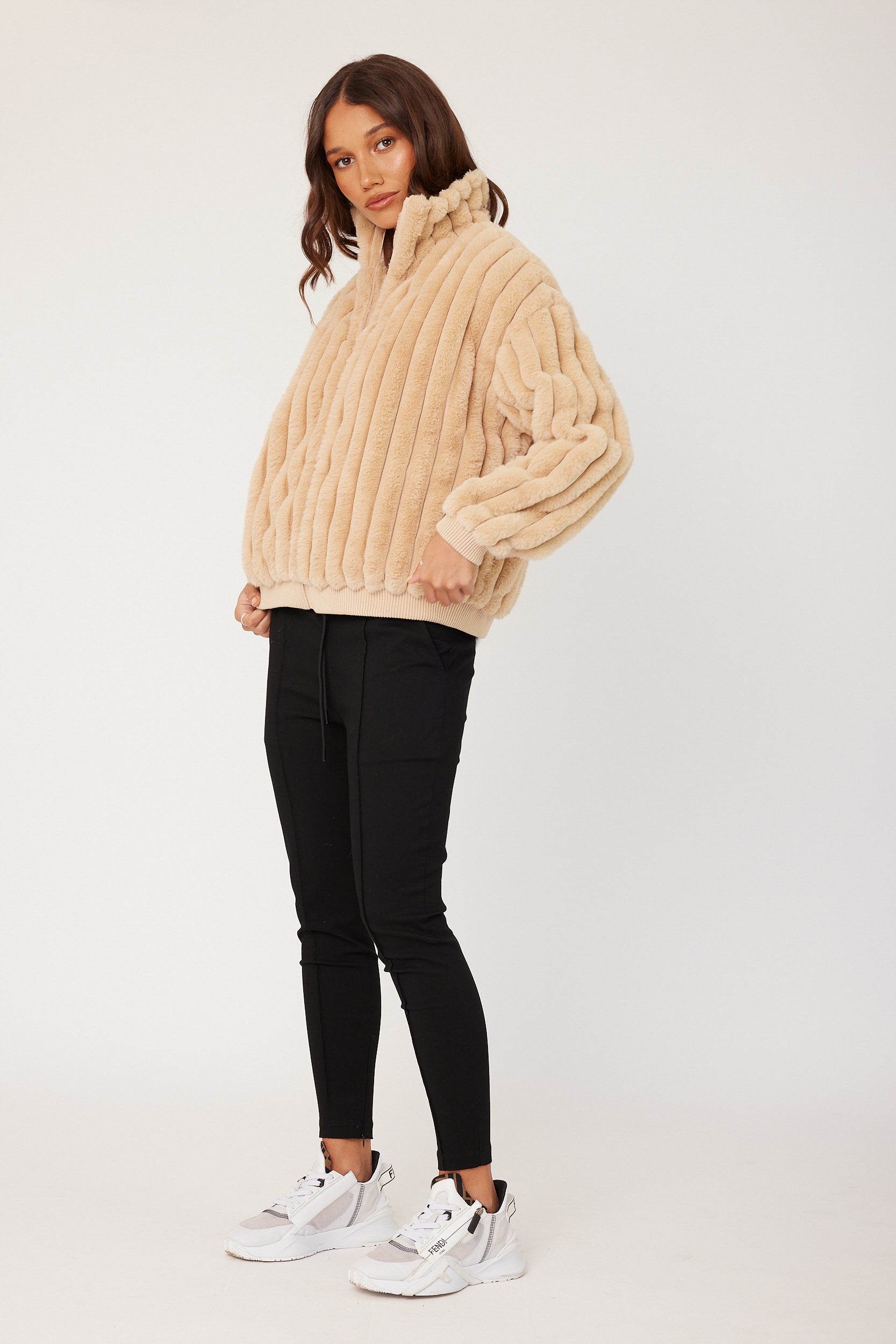 CHILLI Faux Jacket Beige