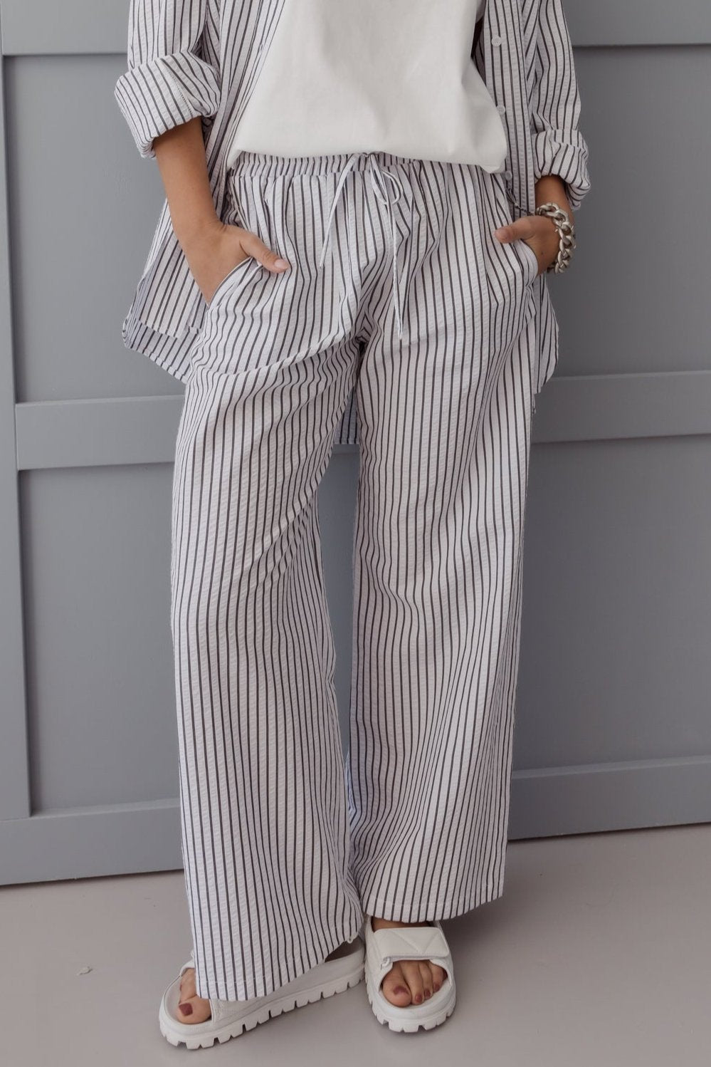 SPLINTA Pants White Stripe – A L E X A N D R A - Main Image