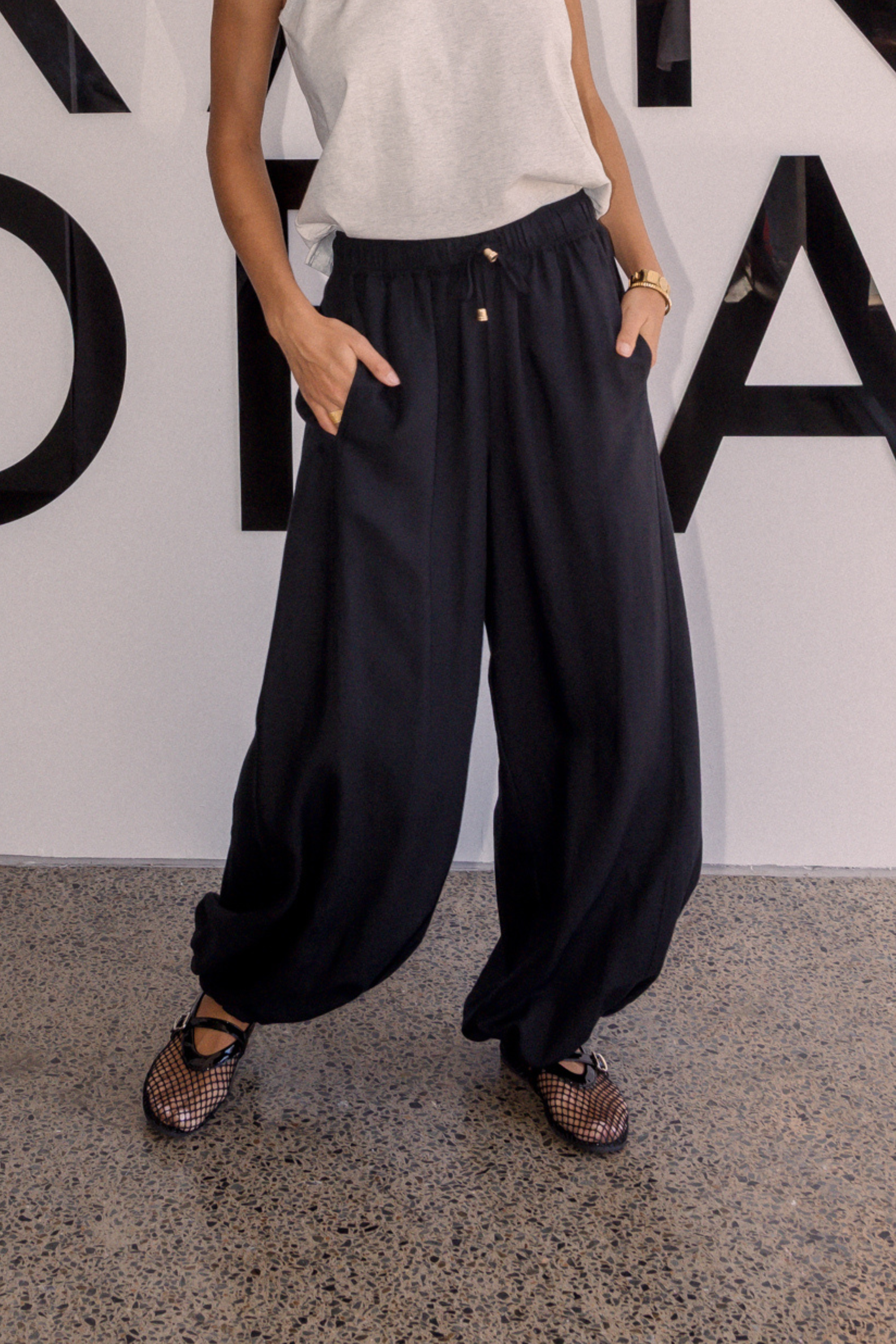 PRADA フレアパンツ ブラック PRADAS Pants Black – A L E X A N D R A