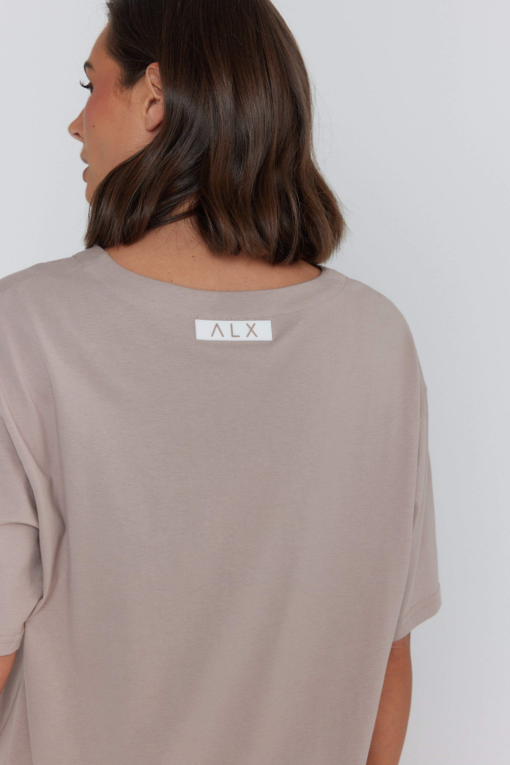 NIX V-Neck T-Shirt Coco – A L E X A N D R A