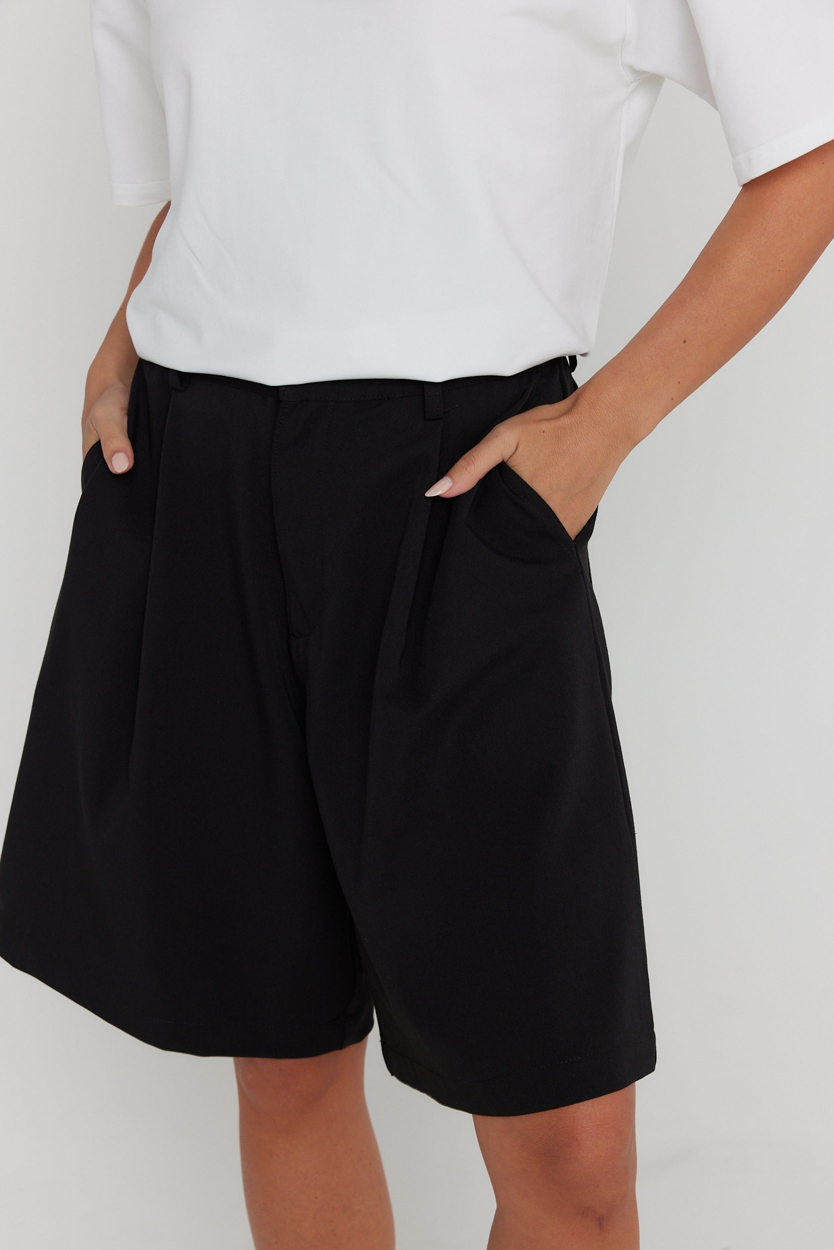 BERNY Shorts Black