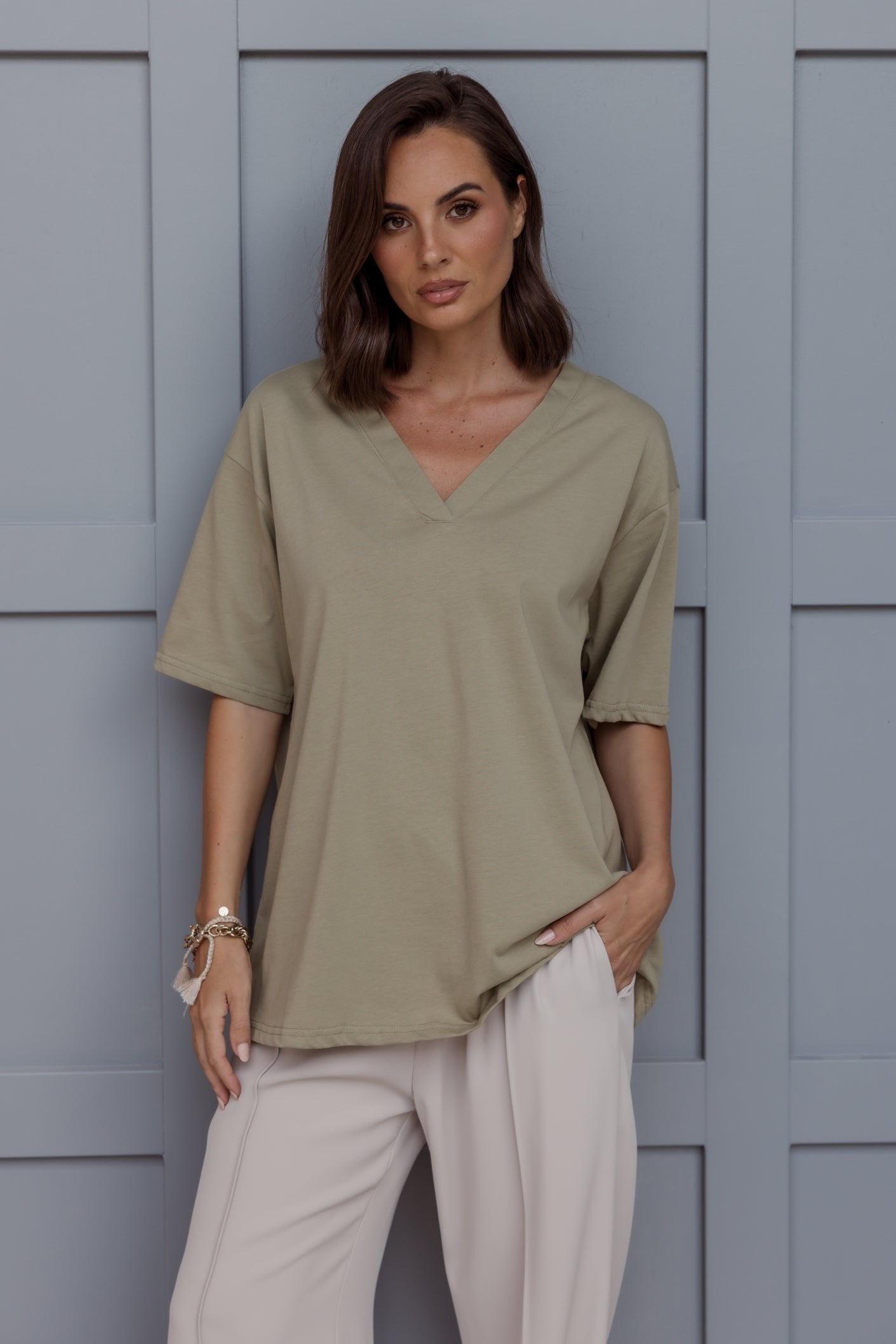 NIX V-Neck T-Shirt Green Taupe