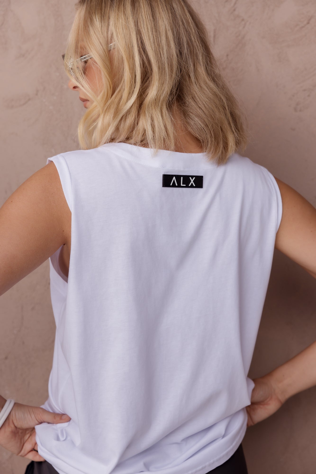 SIMBA V-Neck White – A L E X A N D R A