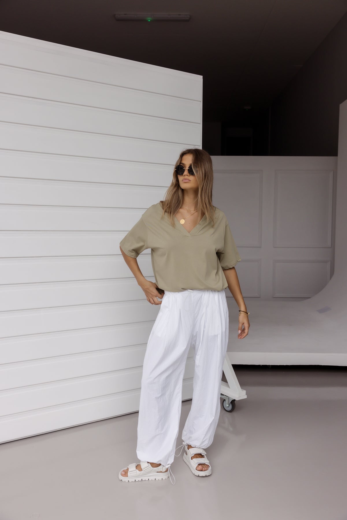 NIX V-Neck T-Shirt Green Taupe