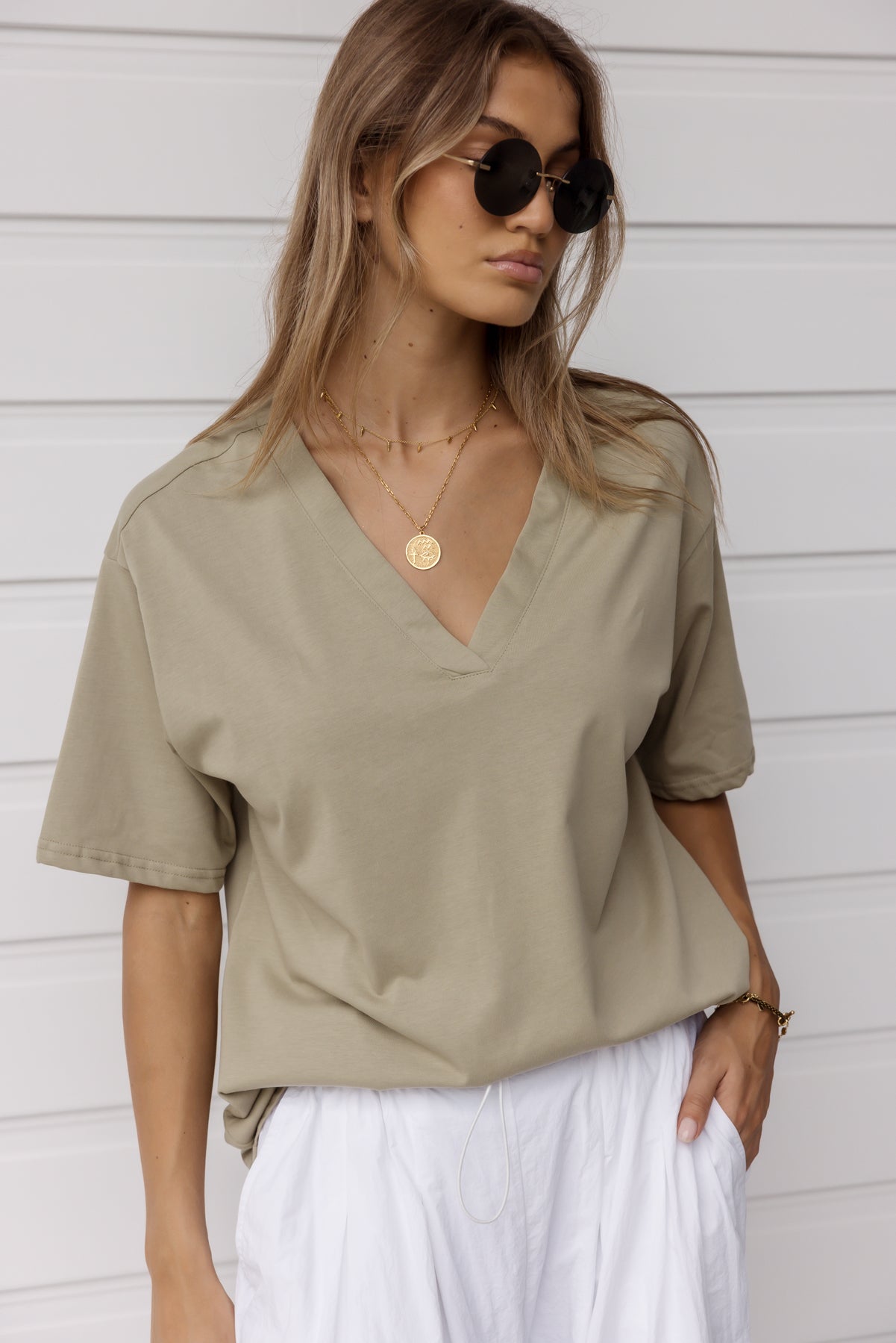 NIX V-Neck T-Shirt Green Taupe