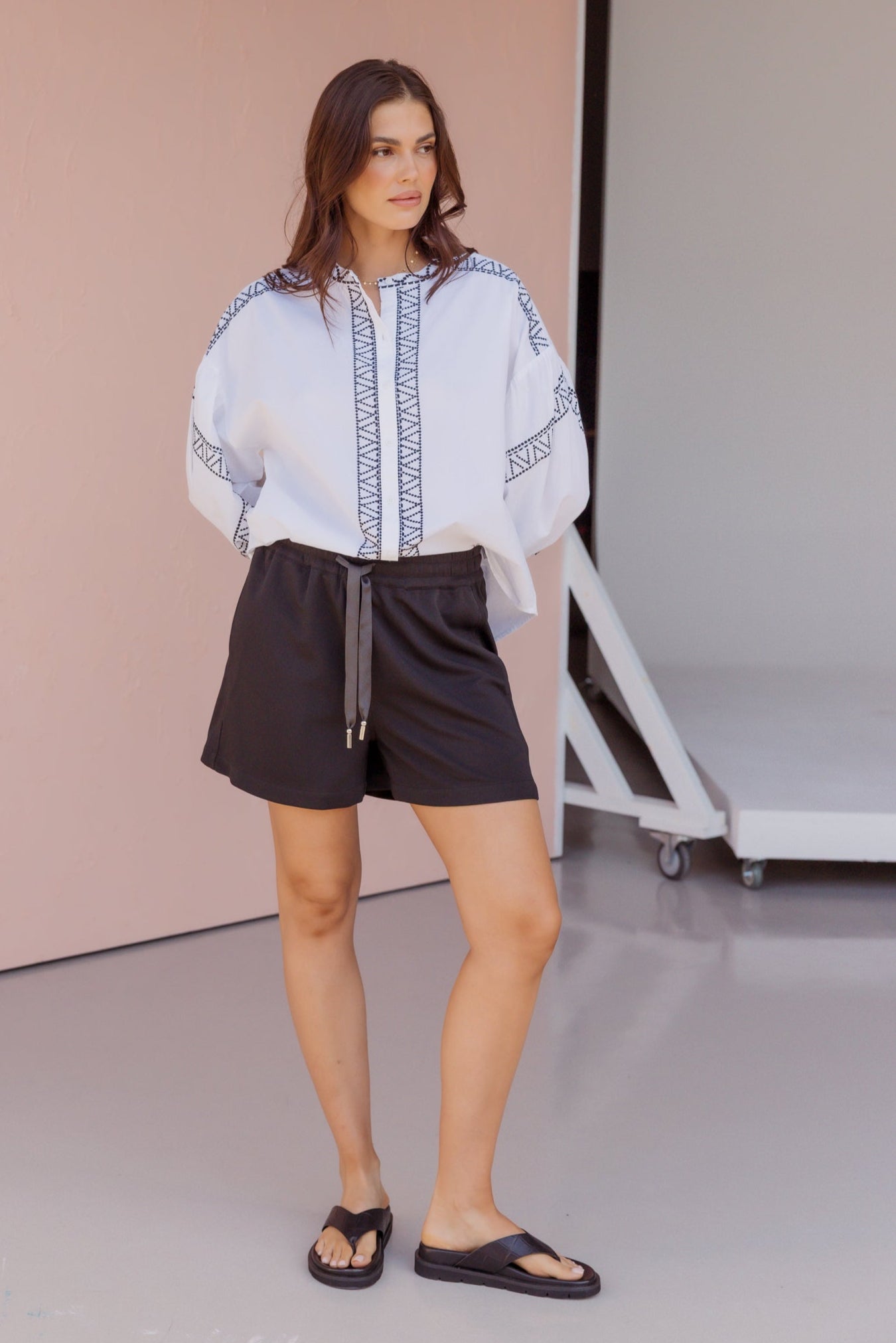 MASTI Shorts Black