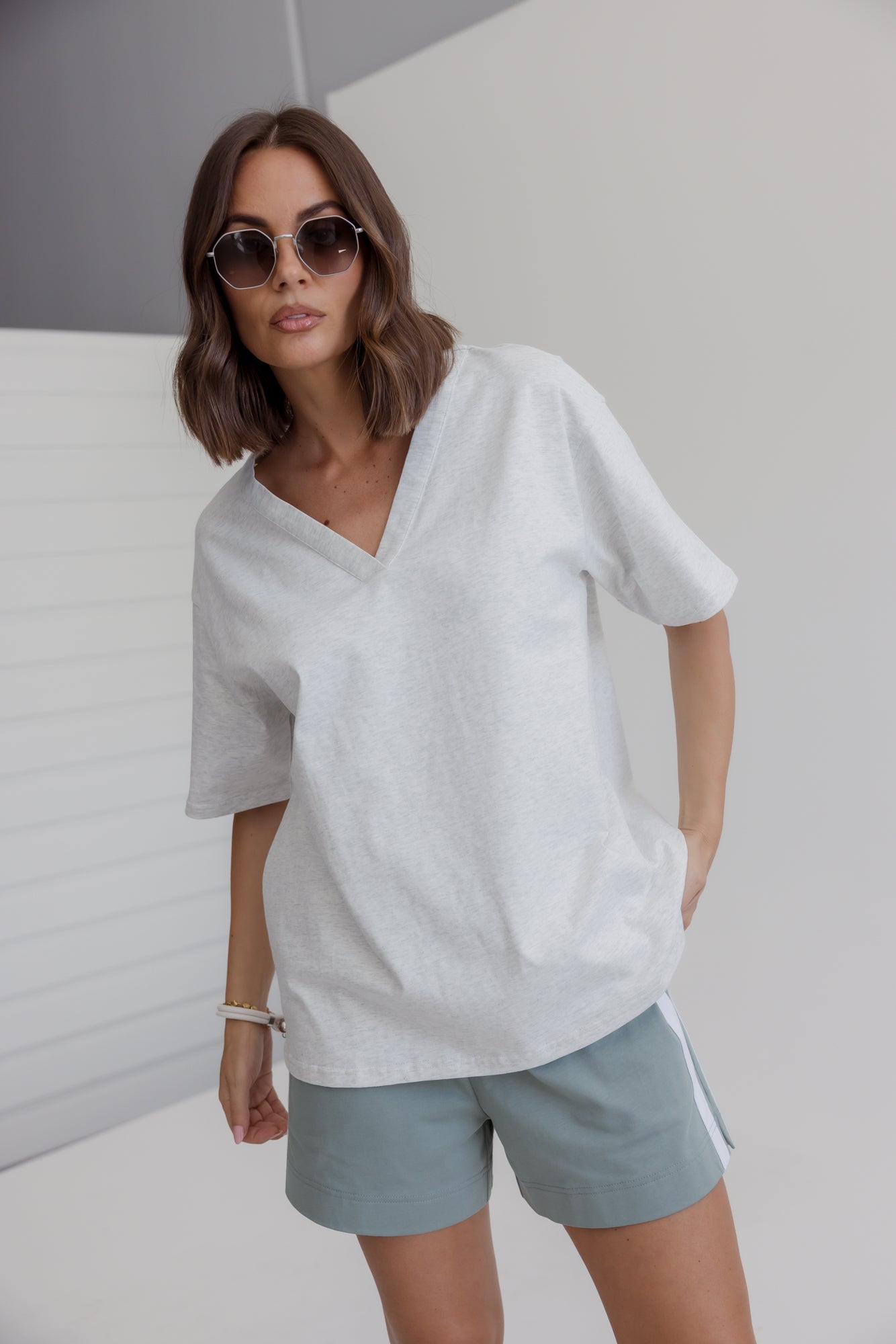 NIX V-Neck T-Shirt Grey Marle