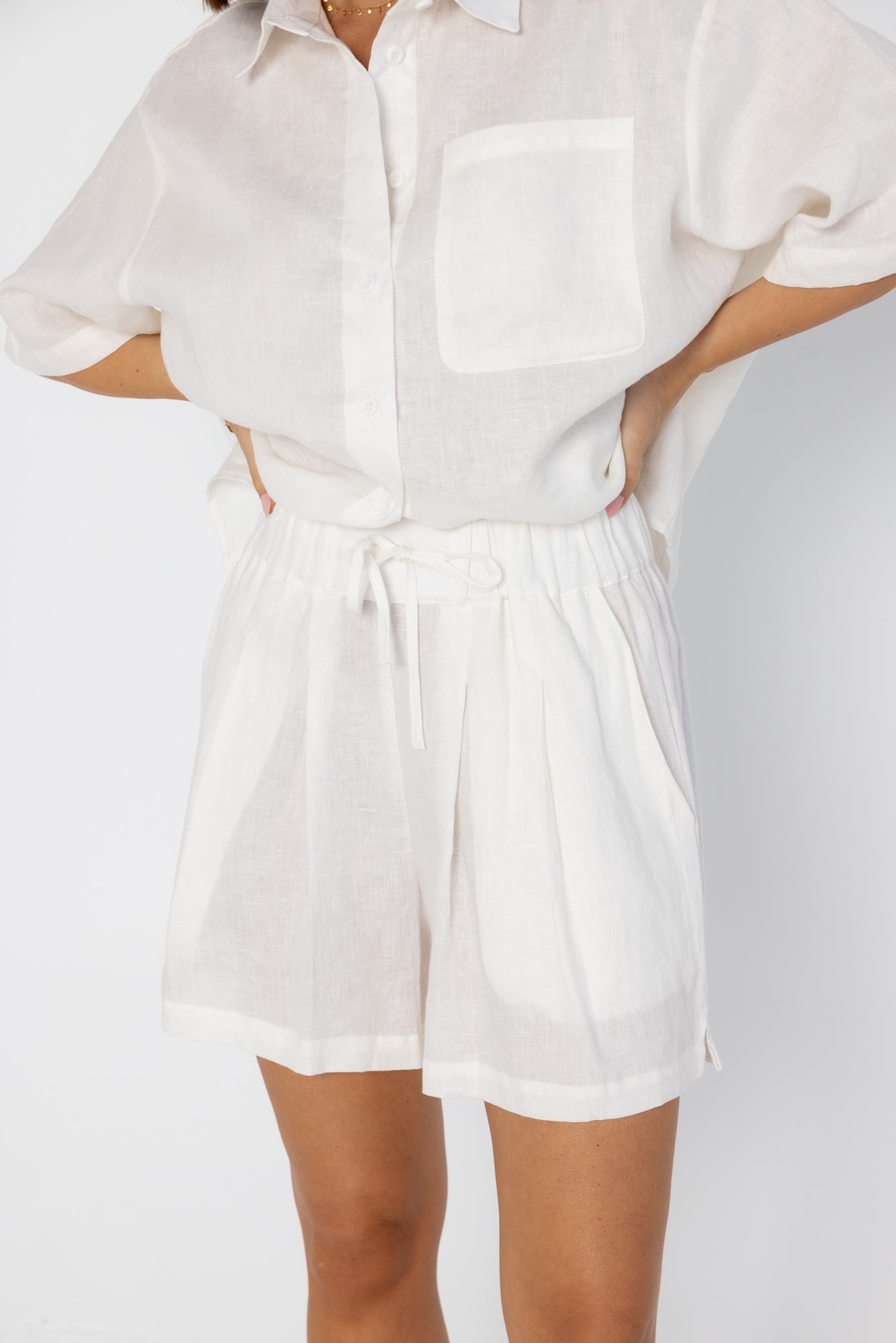 Whtie Raz RAZ Shorts White – A L E X A N D R A