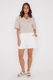 NODE Shorts White