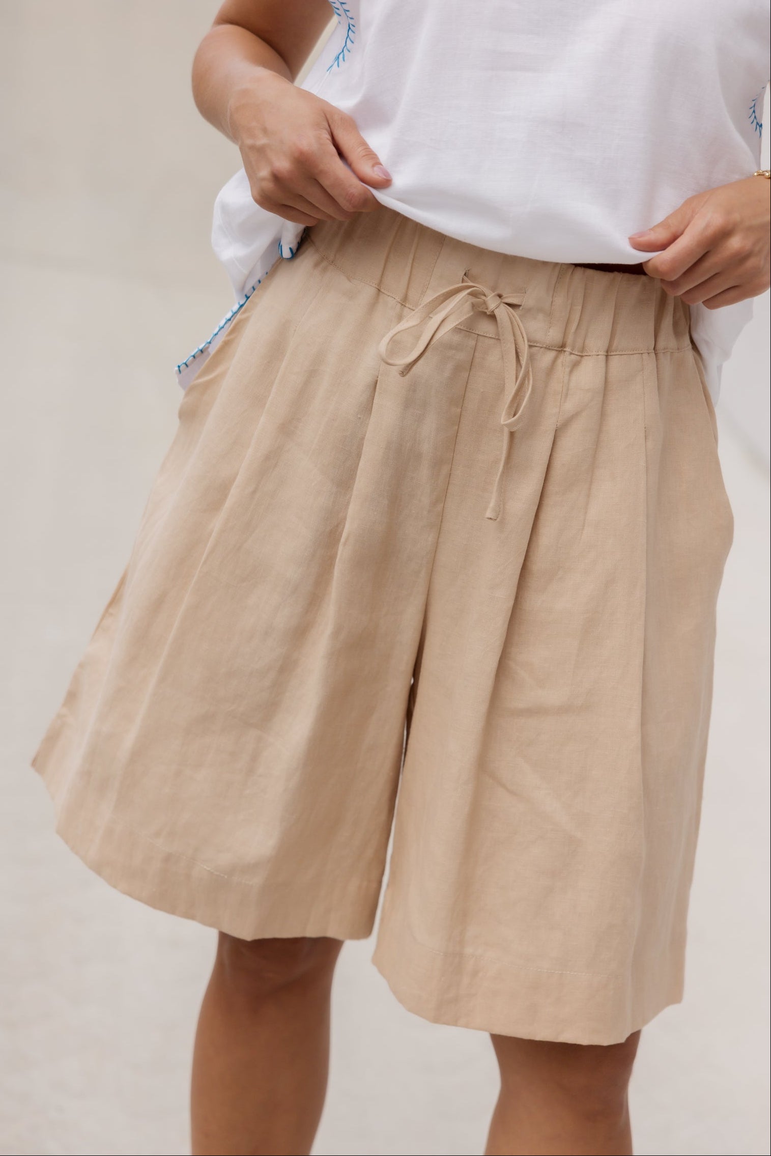 JUNY Shorts Beige