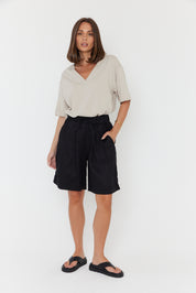 JUNY Shorts Black