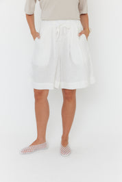 JUNY Shorts White