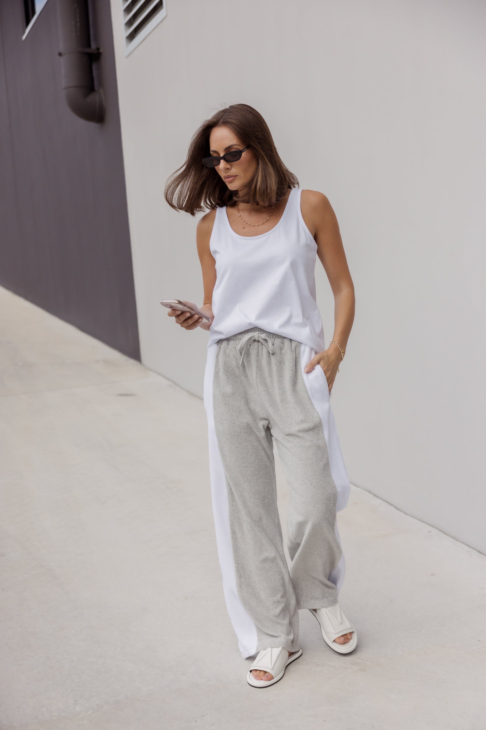 A-Slide White