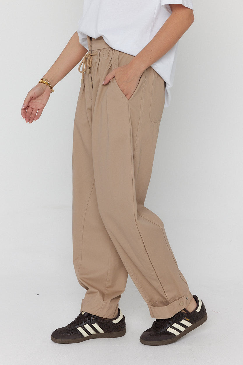 VALE Pants Beige