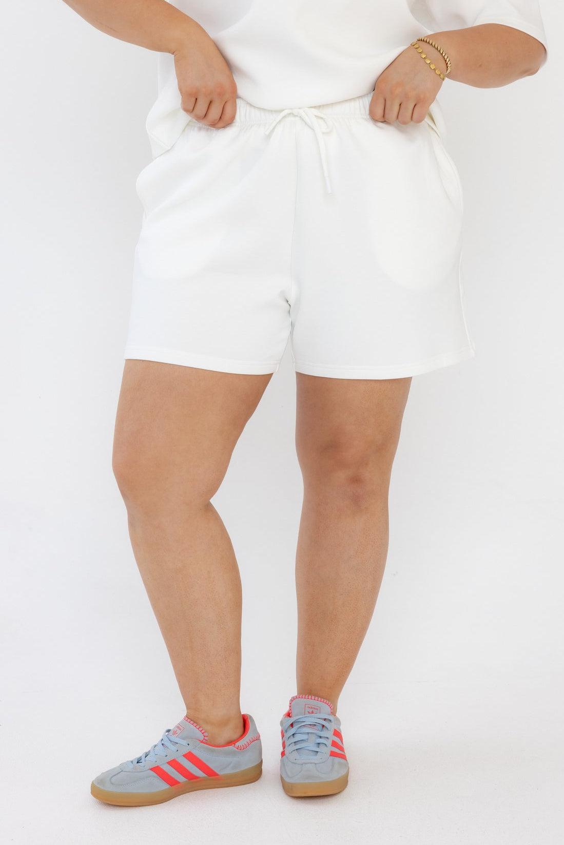 NODE Shorts White