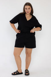 NODE Shorts Black
