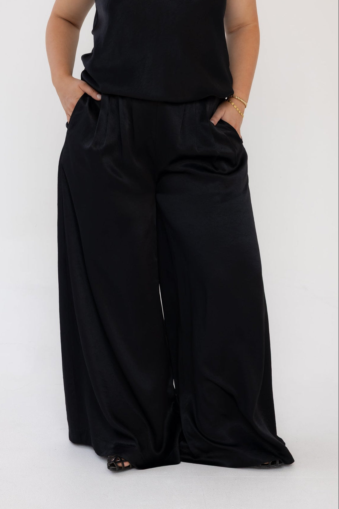 PIZZI Pants Black