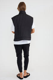 ARIA Vest Black