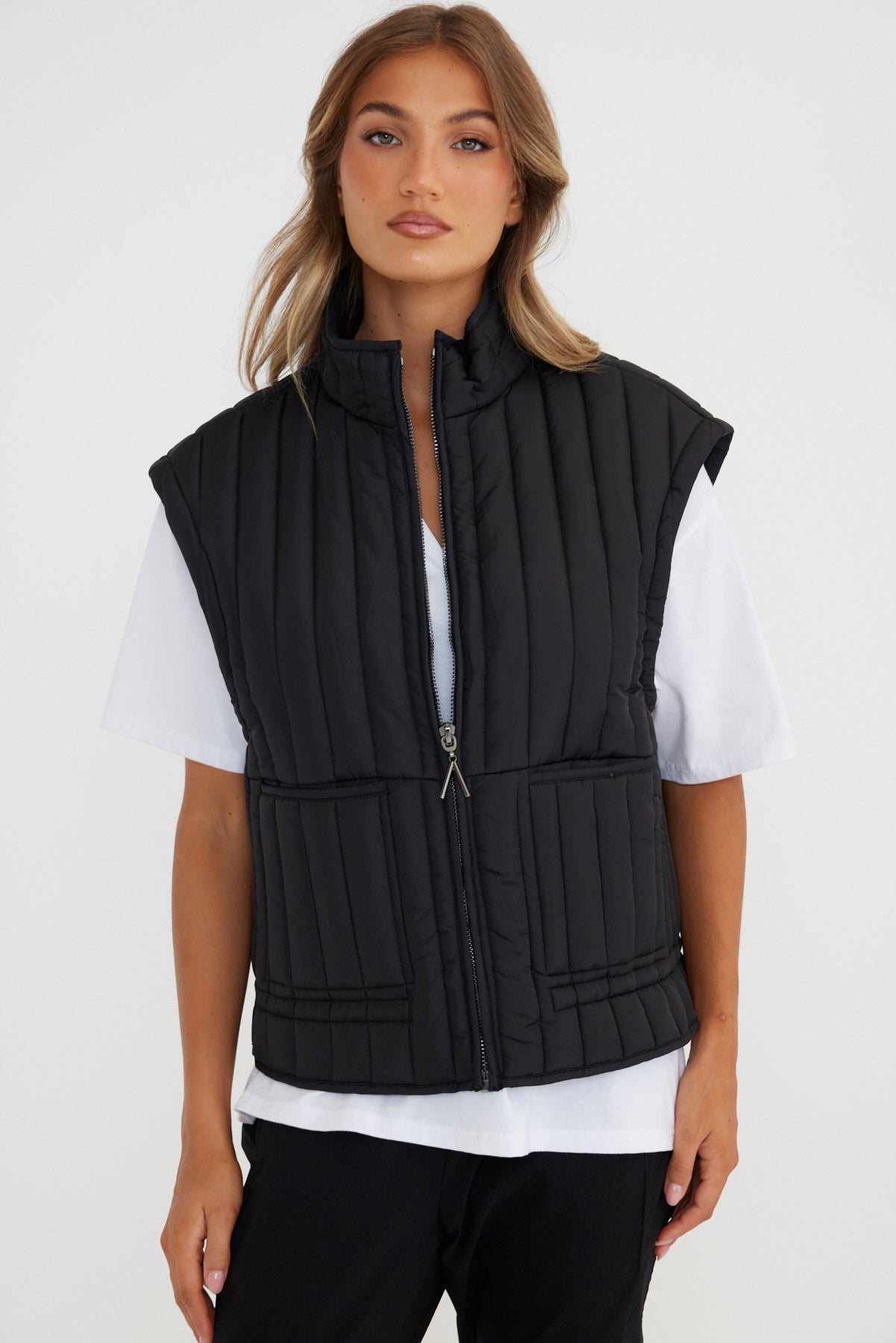 ARIA Vest Black