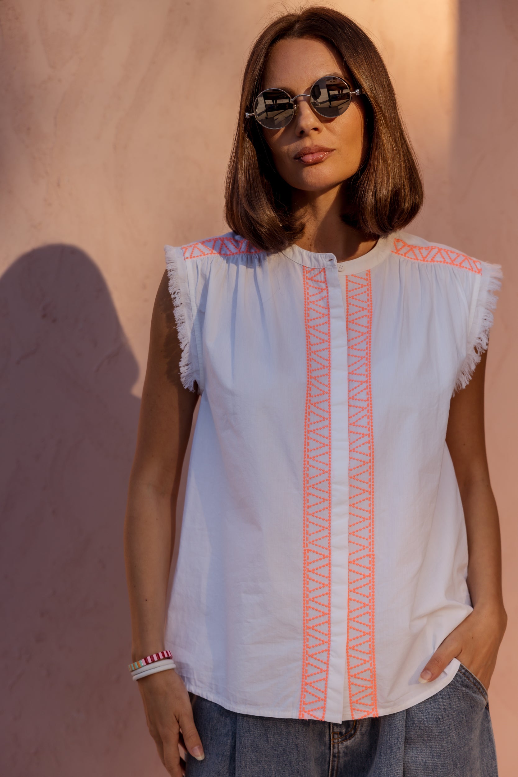 ROMAN Blouse White/Fluro Pink
