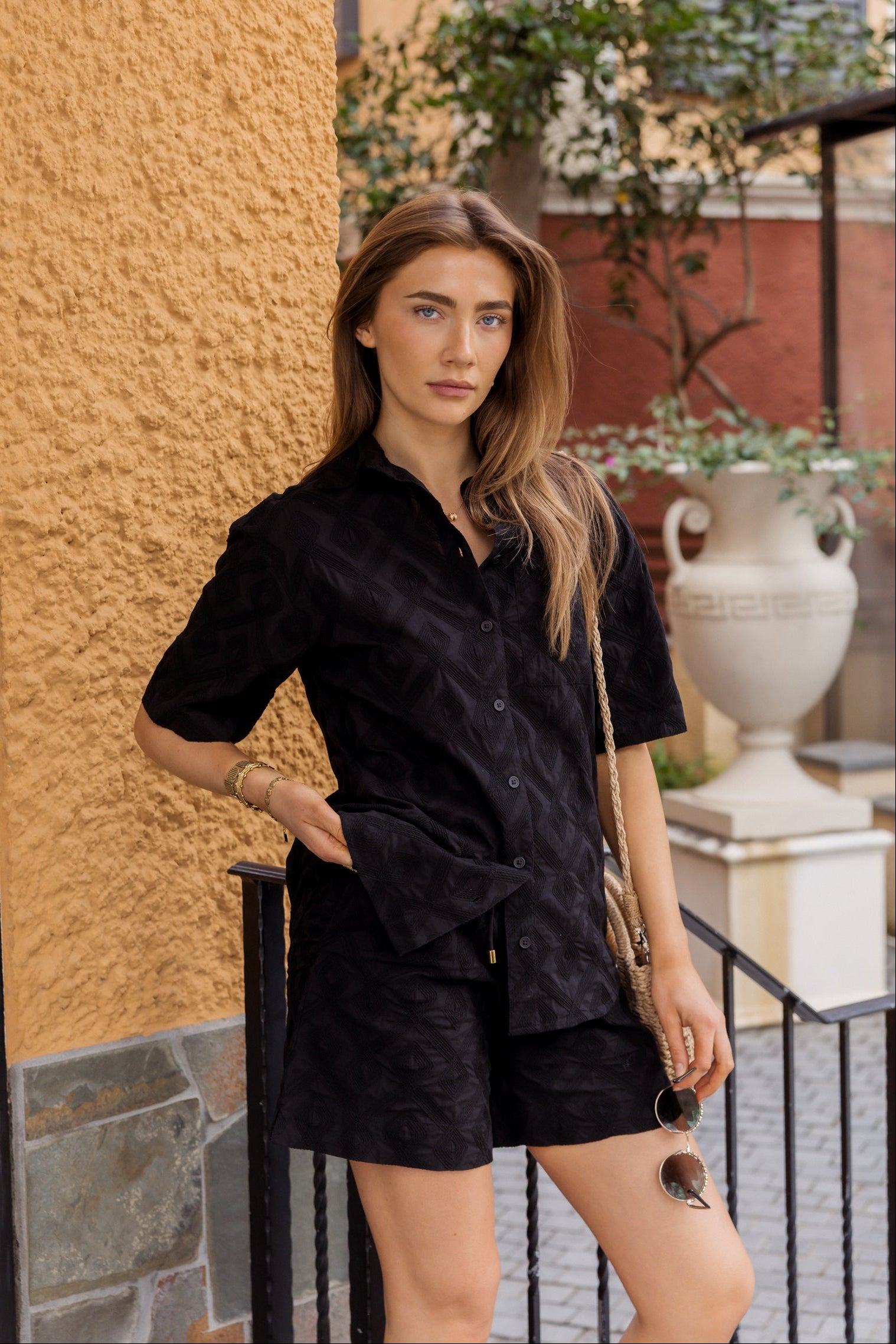 ROUX Shorts Black