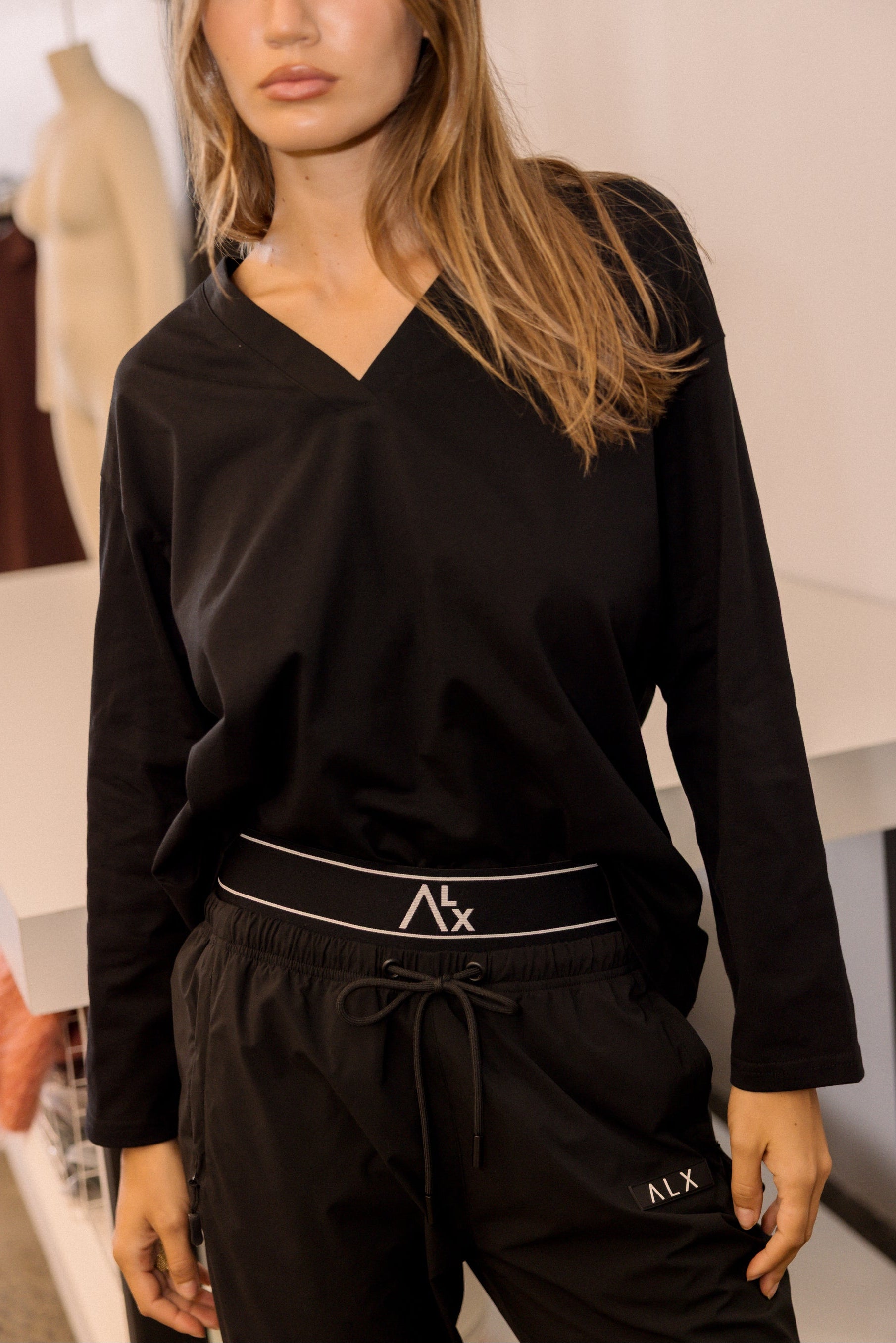 NIX V Long Sleeve Top Black