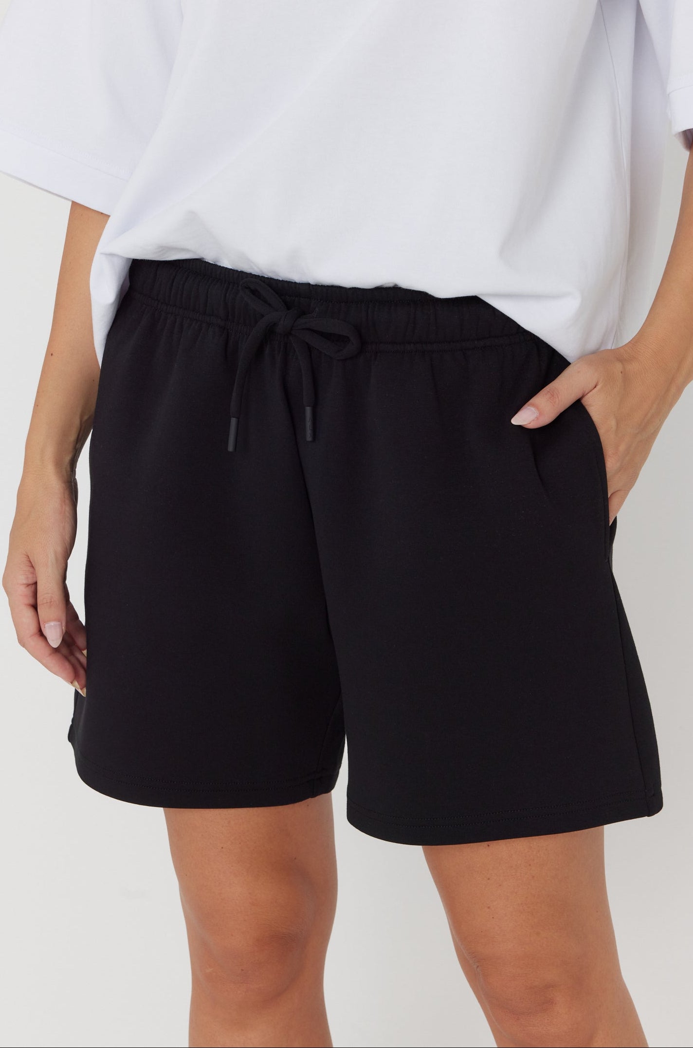 NODE Shorts Black
