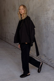 SOREN Soft Cropped Trench Black
