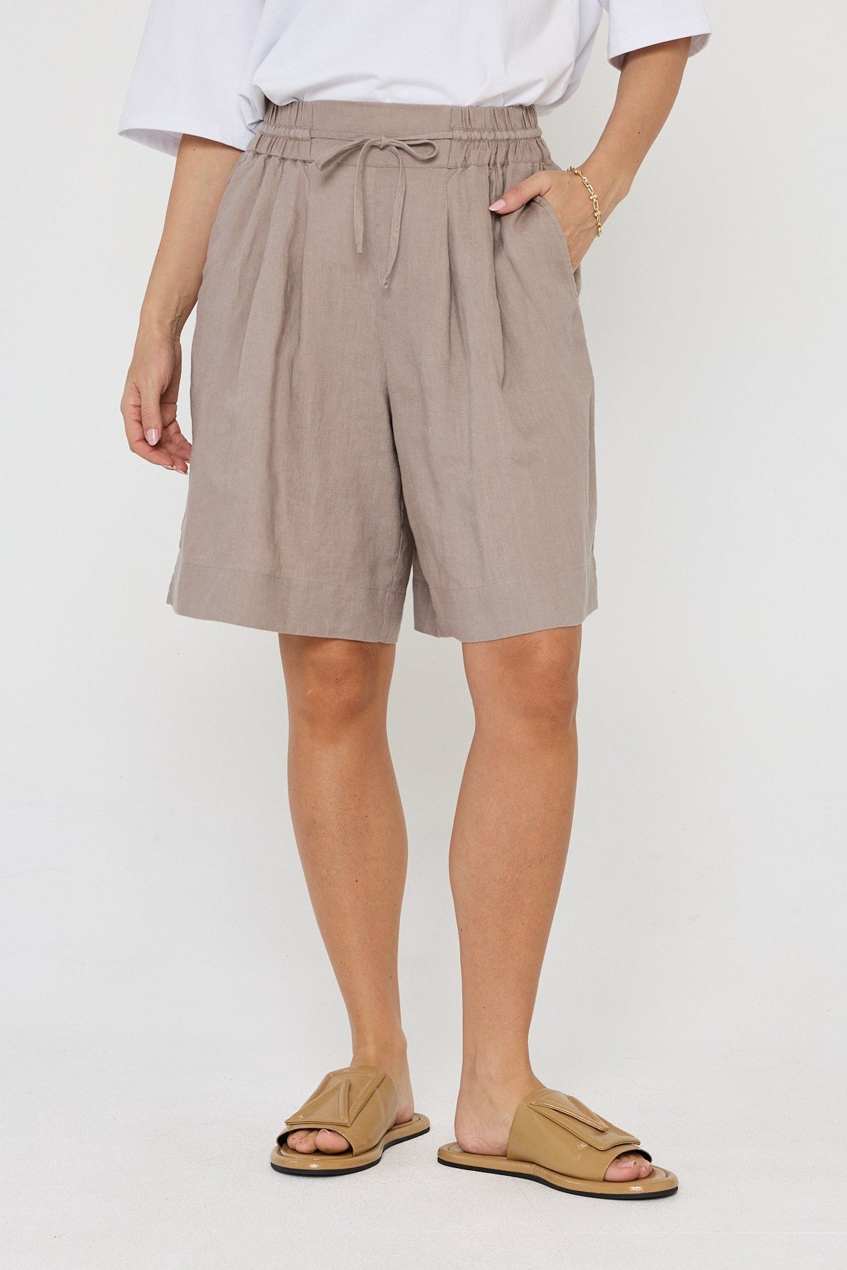 ADELE Shorts Taupe