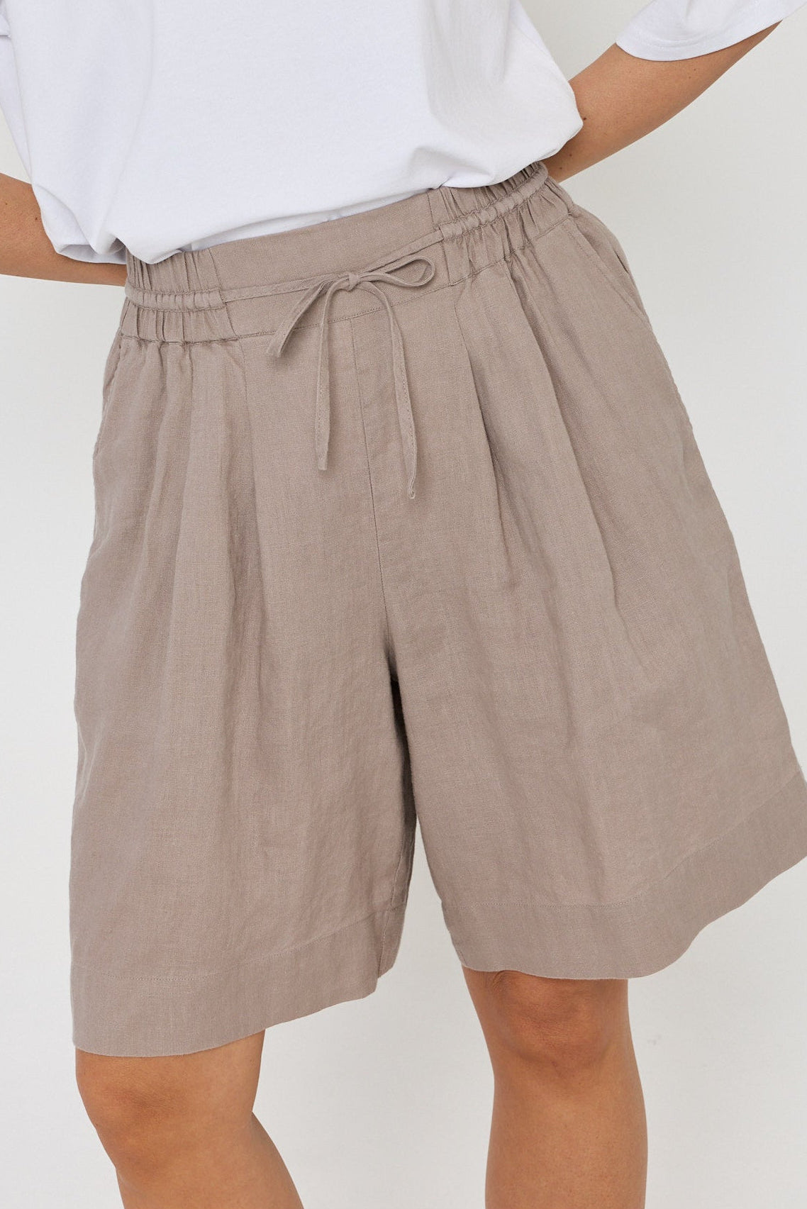ADELE Shorts Taupe