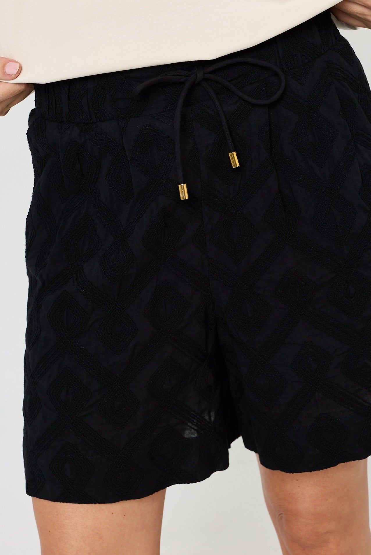 ROUX Shorts Black