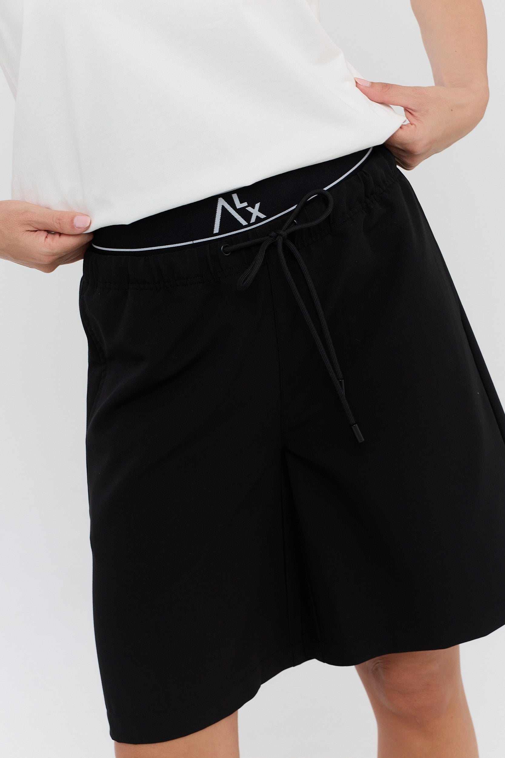 NOIR Shorts Black