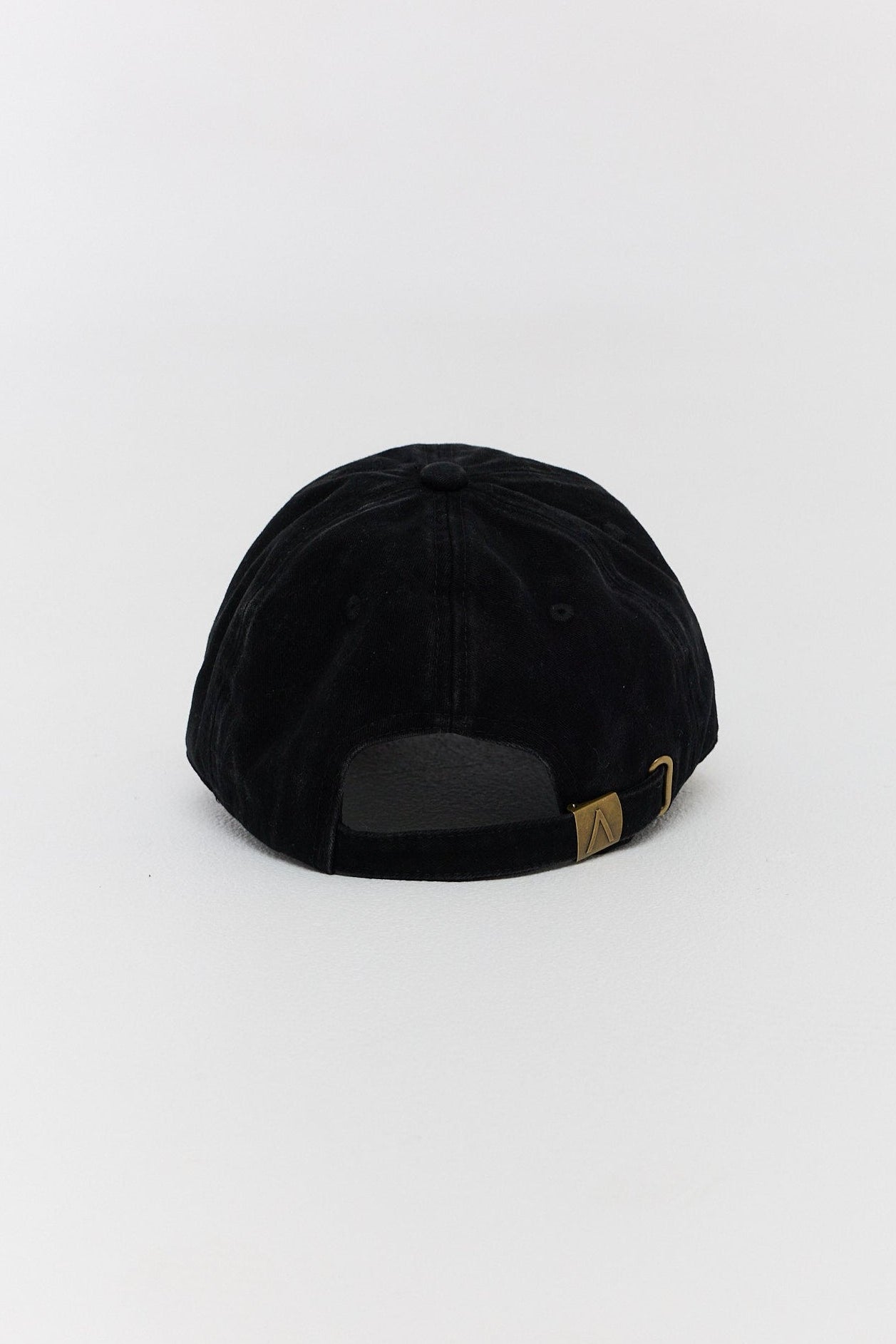 CAP Washed Black