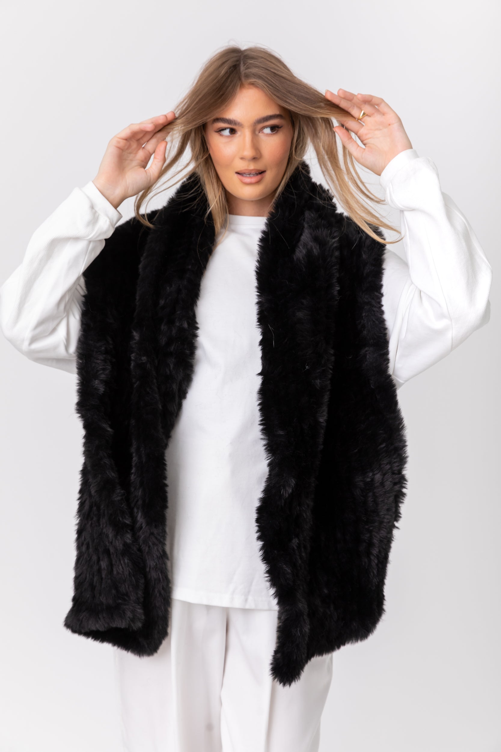 KALUA Faux Scarf Black