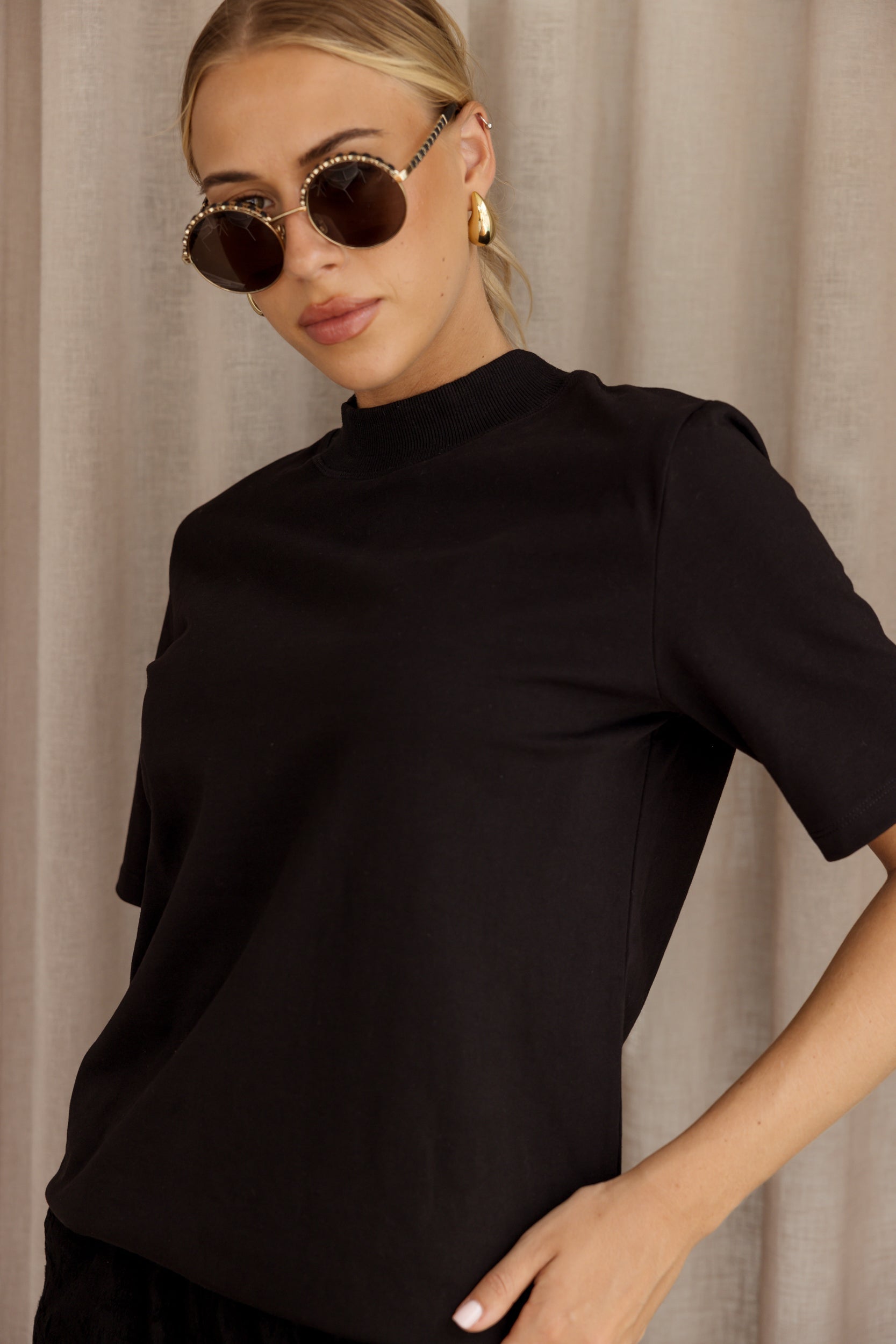 Alex Ruby RUBY T-Shirt Black – A L E X A N D R A