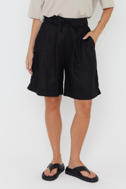 JUNY Shorts Black