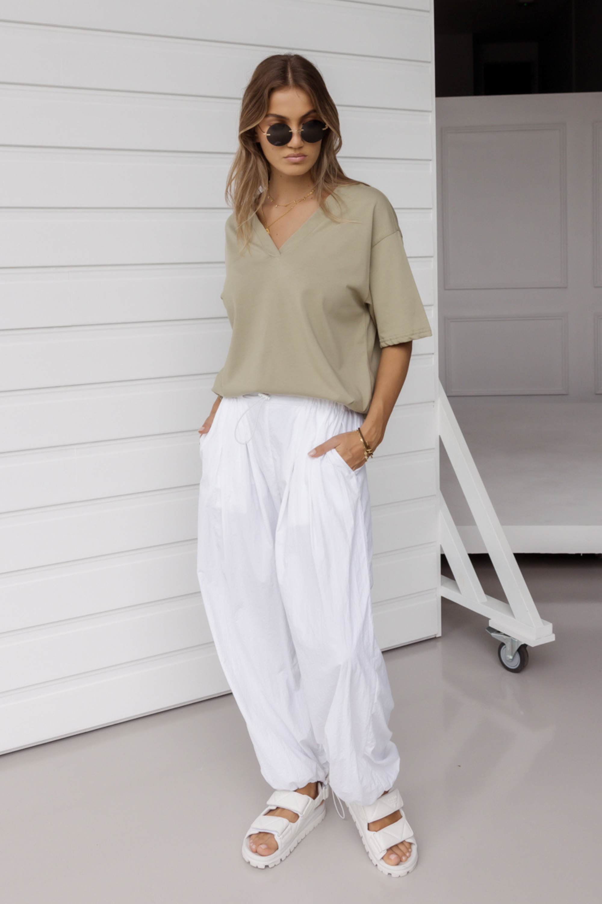 NIX V-Neck T-Shirt Green Taupe