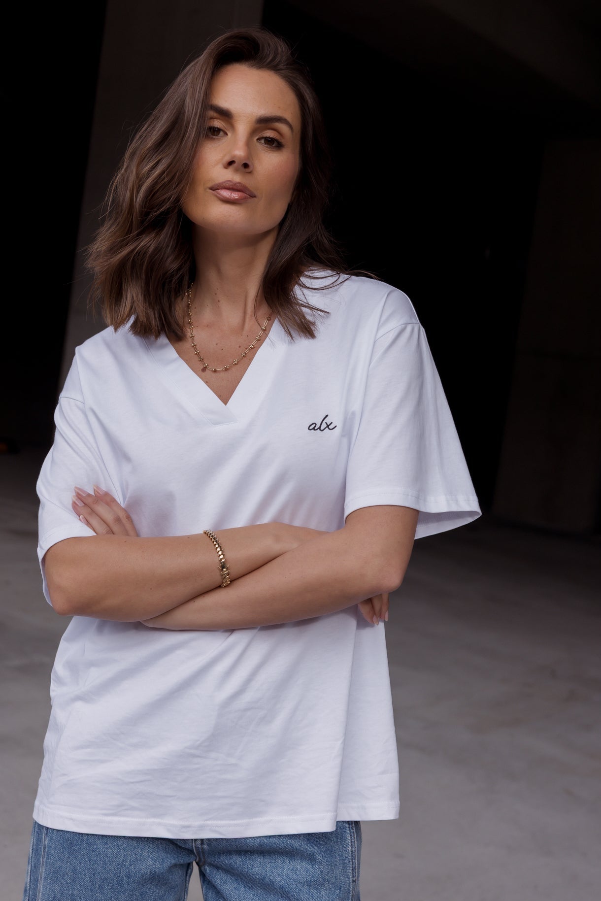 AVARA V-Neck T-Shirt White - campaign detail
