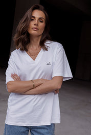 AVARA V-Neck T-Shirt White - campaign detail